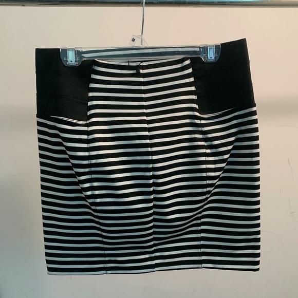 BNWT Dynamite Black & White Skirt - Picture 4 of 5